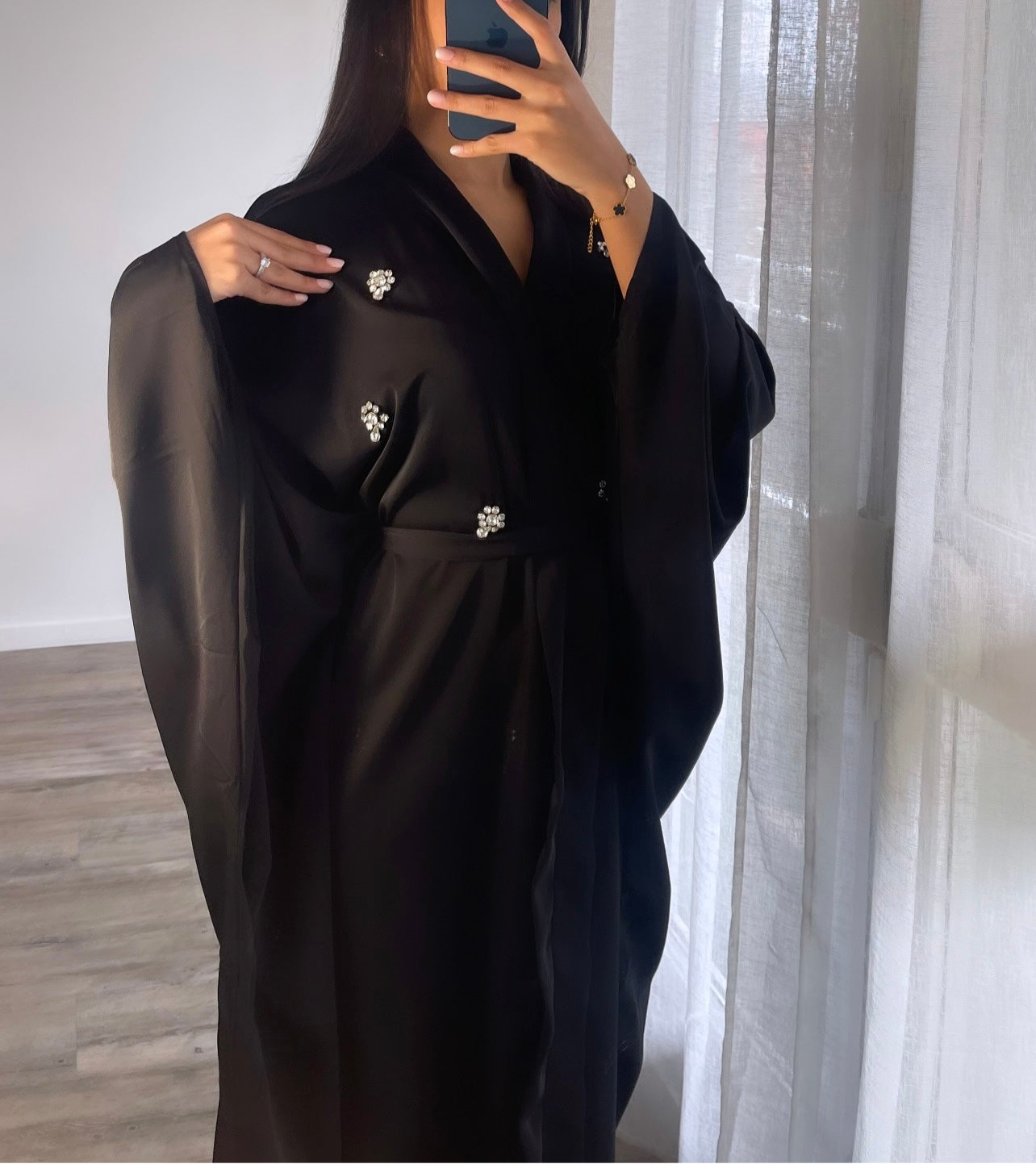 ABAYA À NOUER DANS LE DOS & CRISTAUX