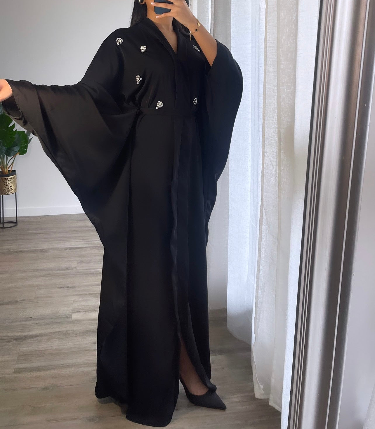 ABAYA À NOUER DANS LE DOS & CRISTAUX