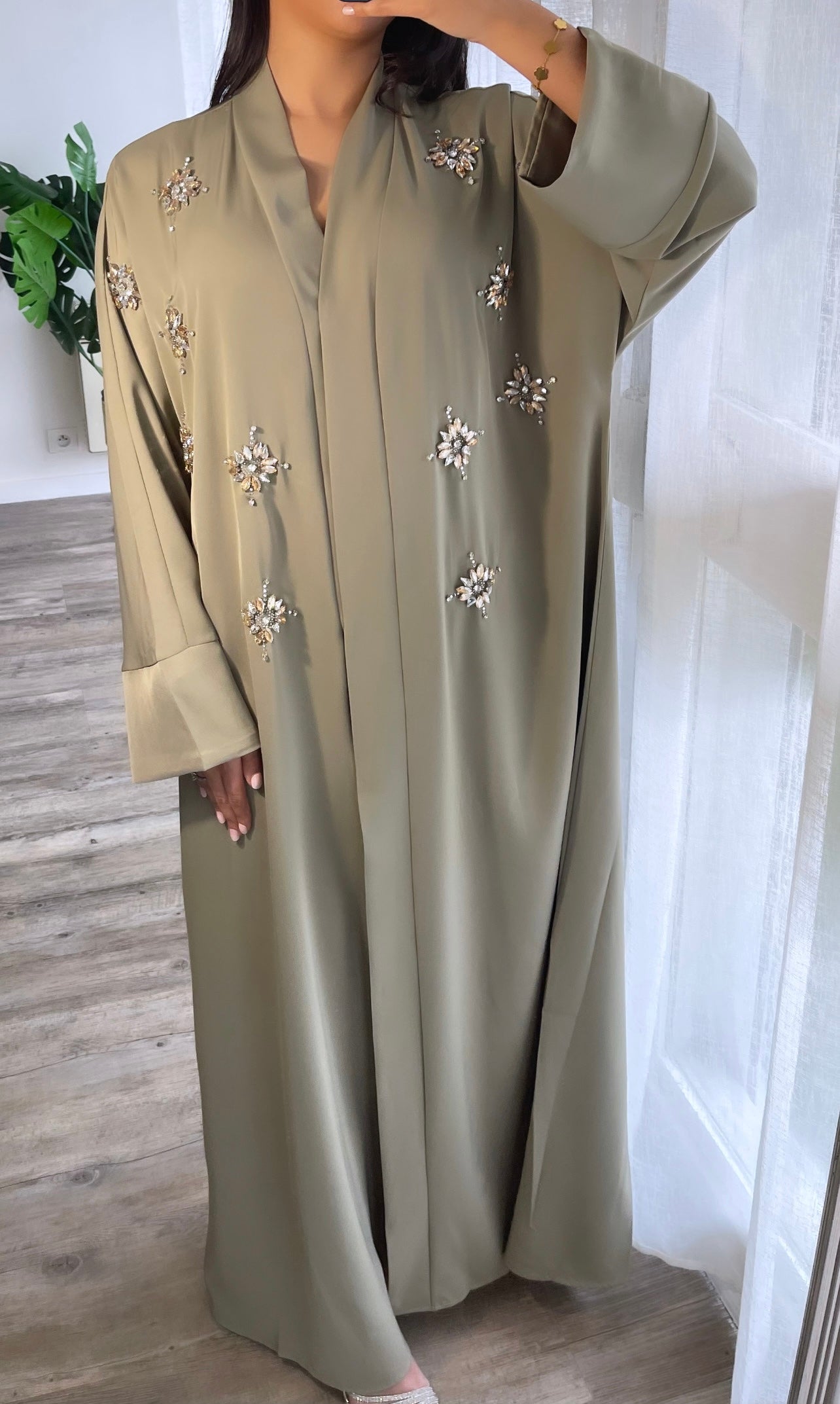 Abaya Yara à strass doré et argenté [ vert d’eau ]