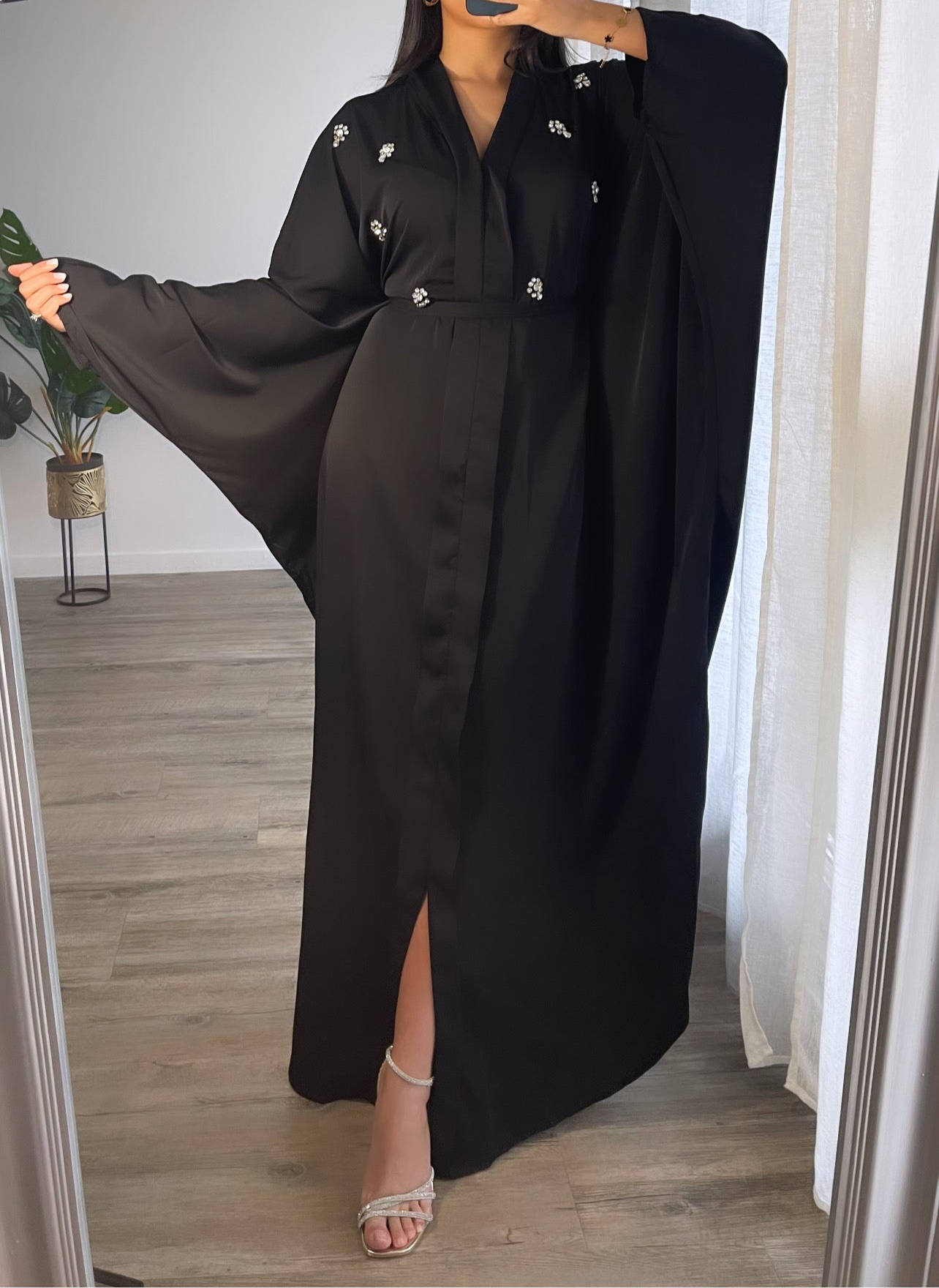 ABAYA À NOUER DANS LE DOS & CRISTAUX